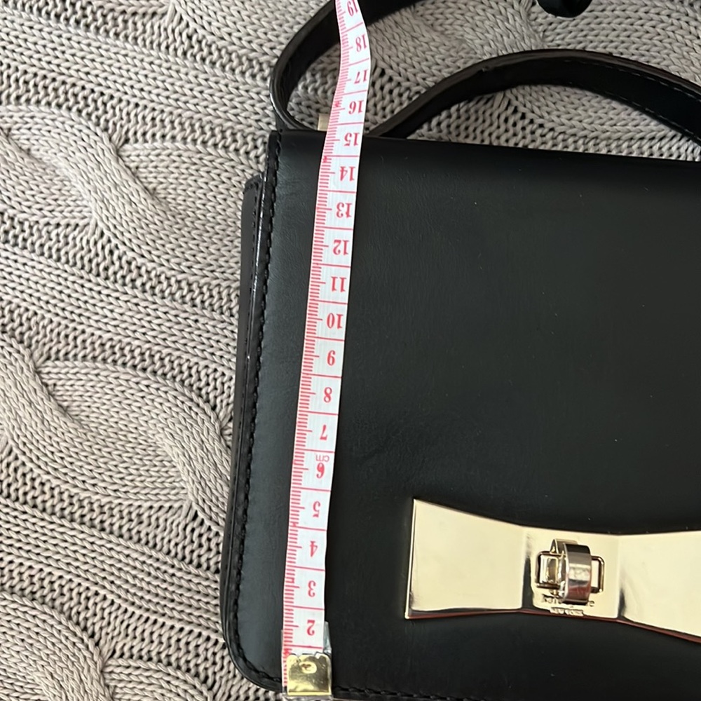Kate Spade Black Crossbody Bag with Adjustable Strap - Picture 12 of 12